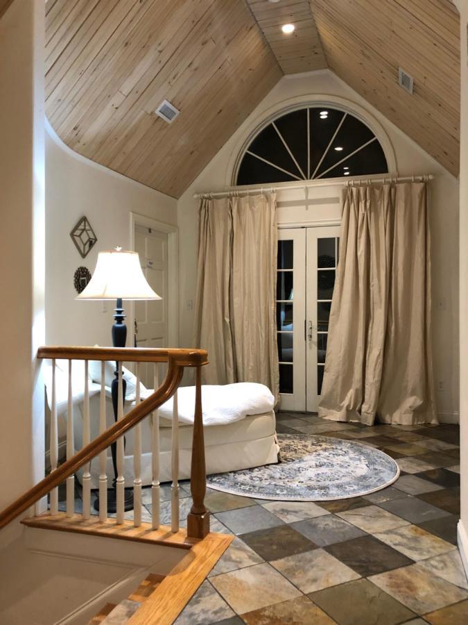 Frederick William House 4*