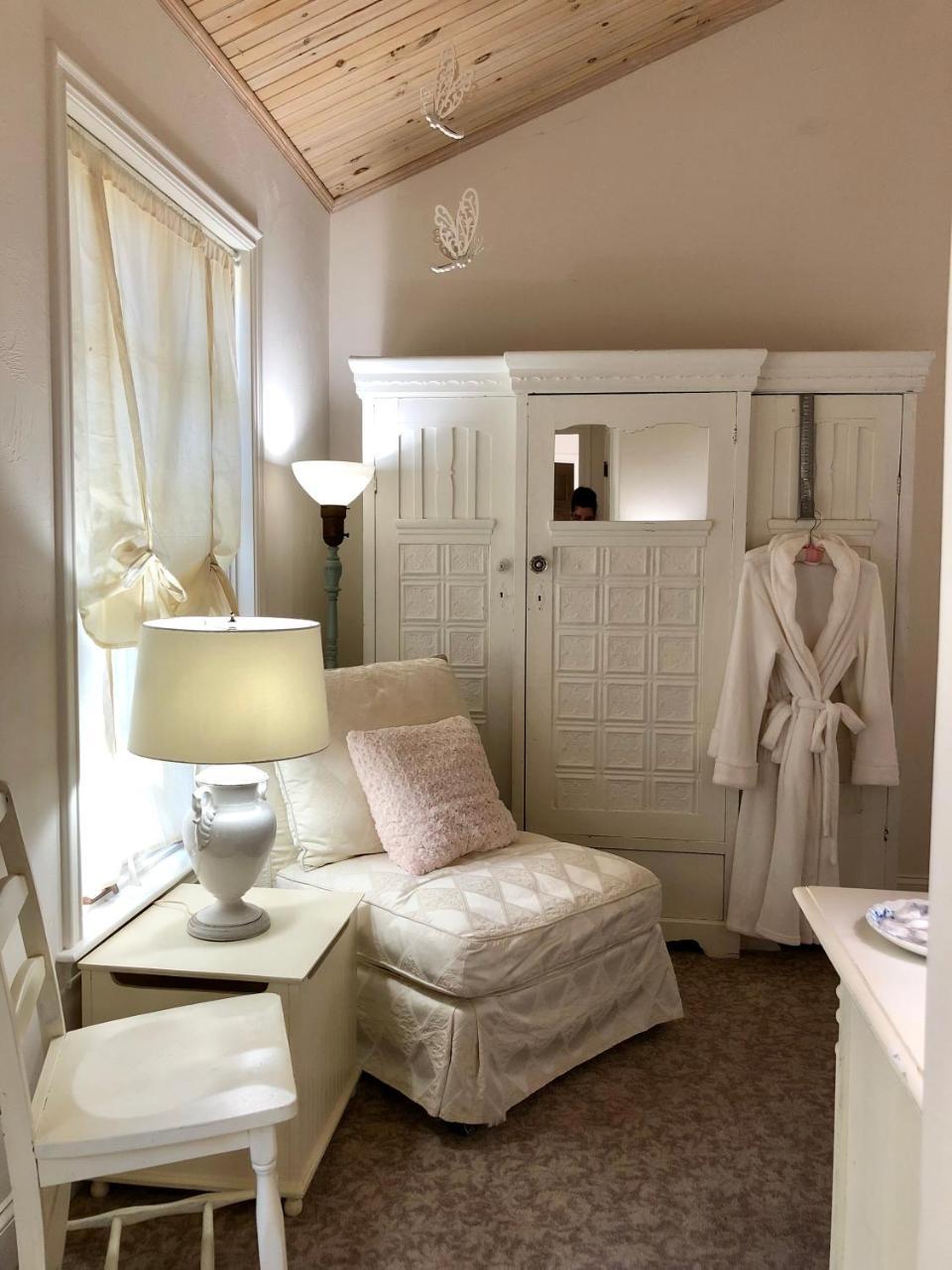 Frederick William House Inn 4*