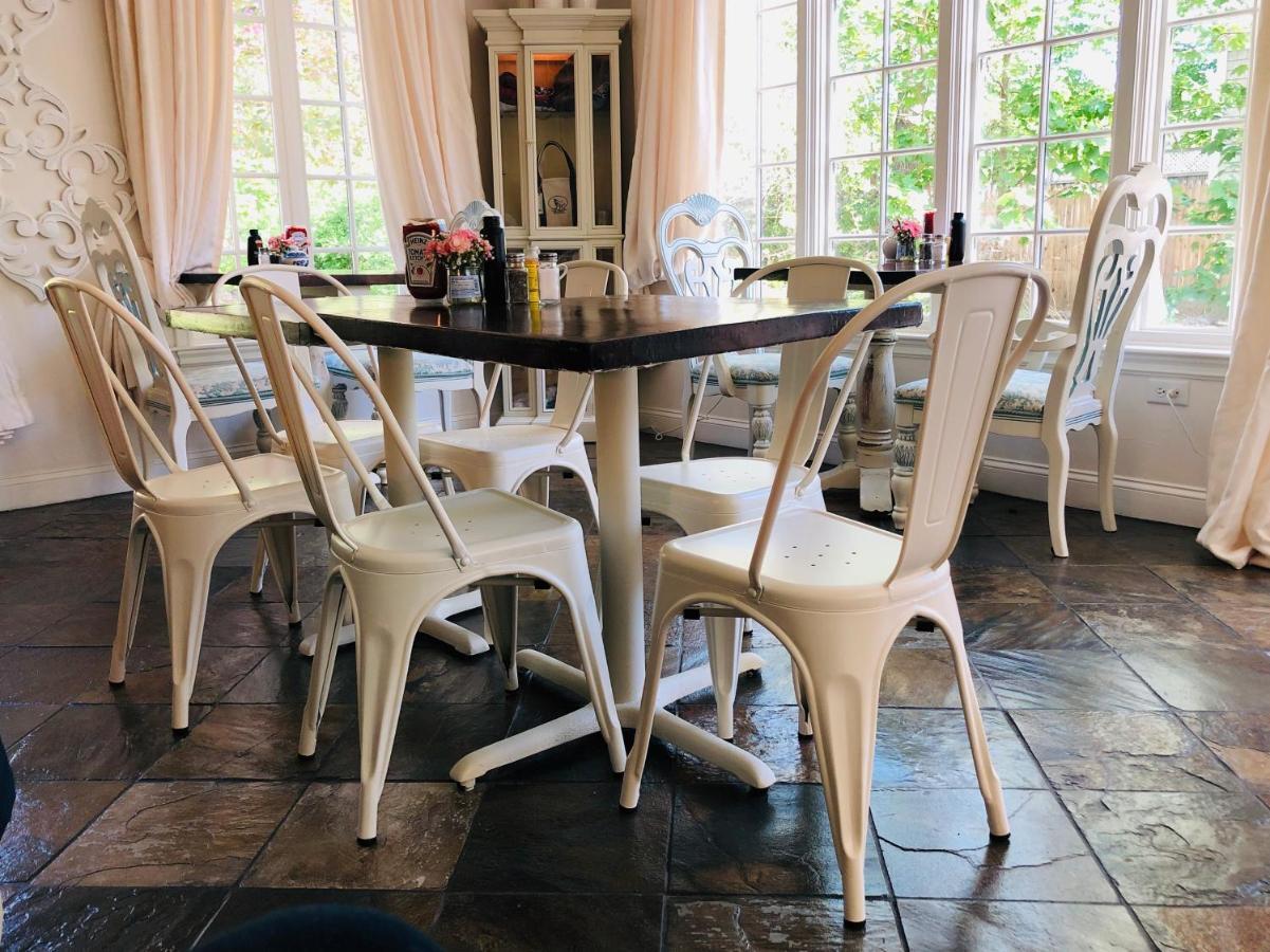 Frederick William House Gasthof 4*